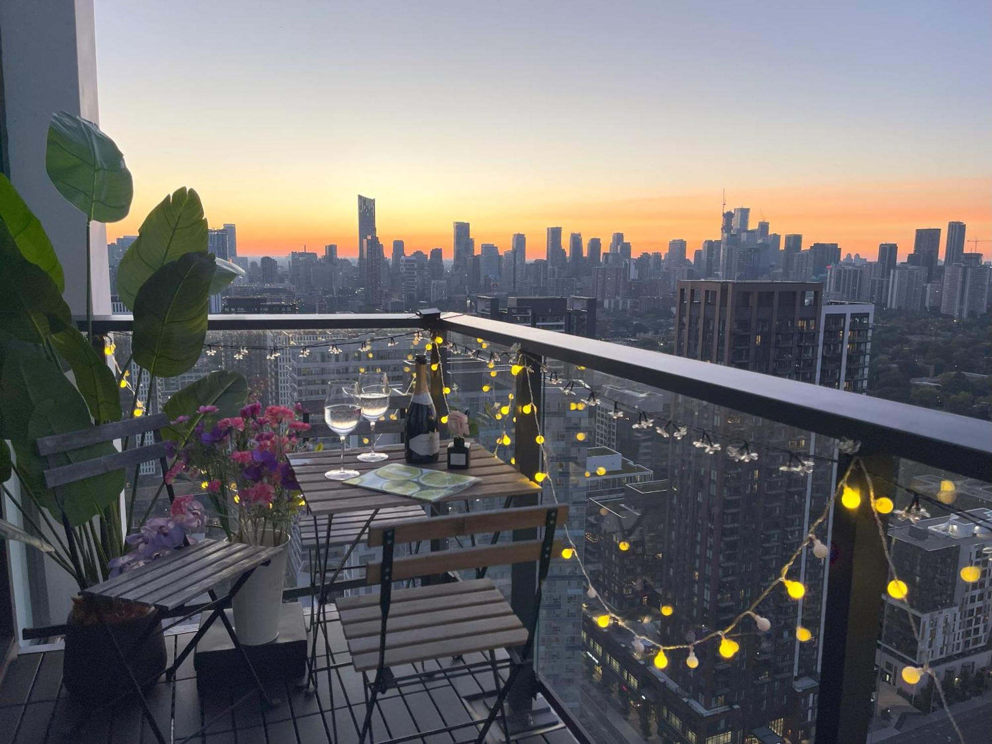 Deluxe Penthouse Two Bedrooms Skyline Cn Tower Lakeview Dt Infivilla Toronto