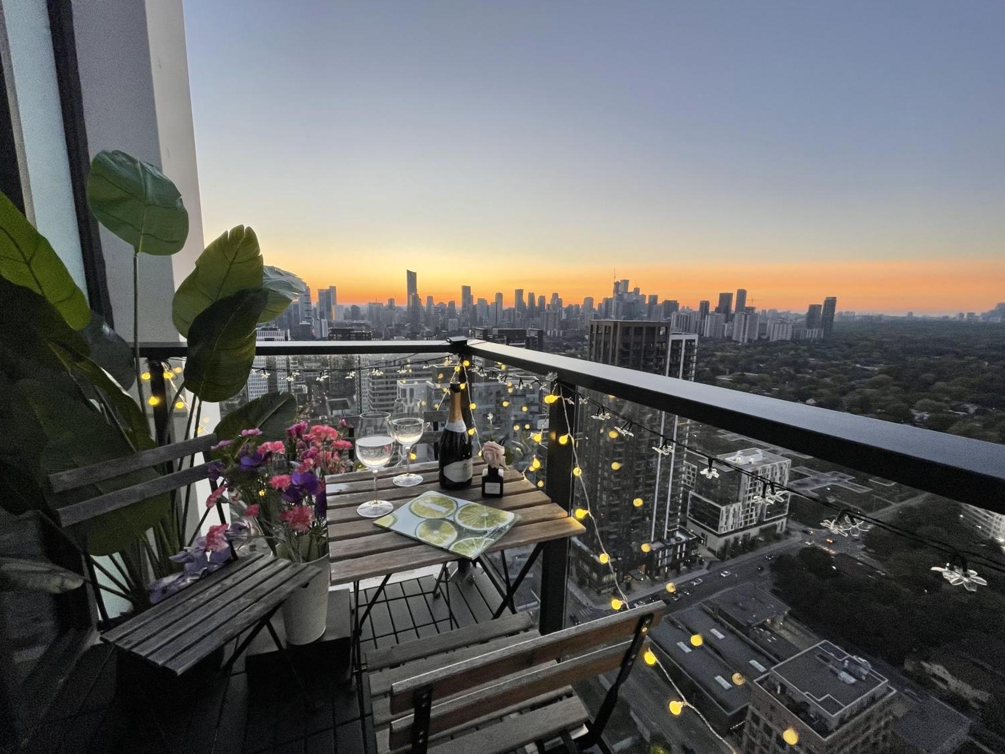 Deluxe Penthouse Two Bedrooms Skyline Cn Tower Lakeview Dt Infivilla Aparthotel