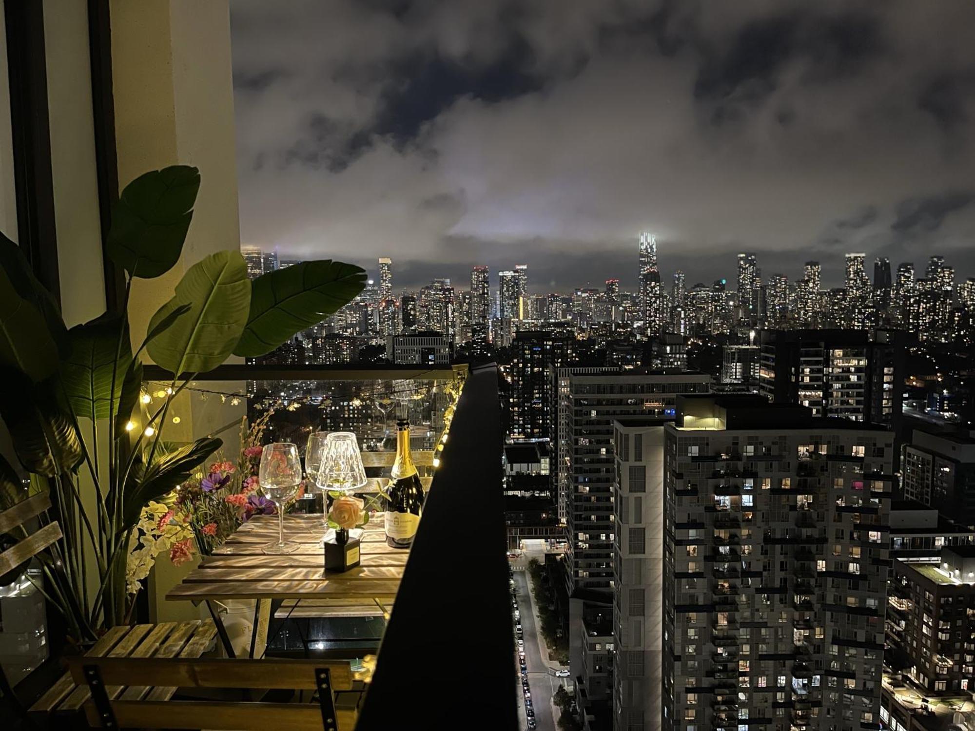 Deluxe Penthouse Two Bedrooms Skyline Cn Tower Lakeview Dt Infivilla Aparthotel *