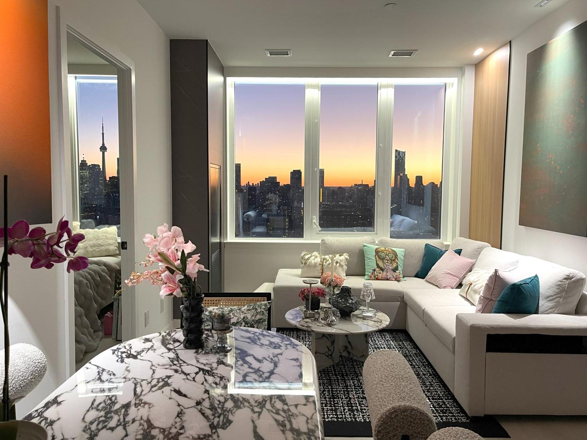 Deluxe Penthouse Two Bedrooms Skyline Cn Tower Lakeview Dt Infivilla *